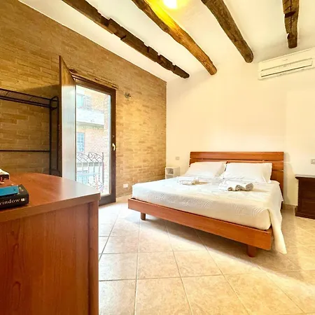 Village Center Apartman *